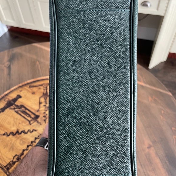 SOLD to Collector in Victoria!! Louis Vuitton Taiga Trousse Toilette Bagp - Picture 11 of 11